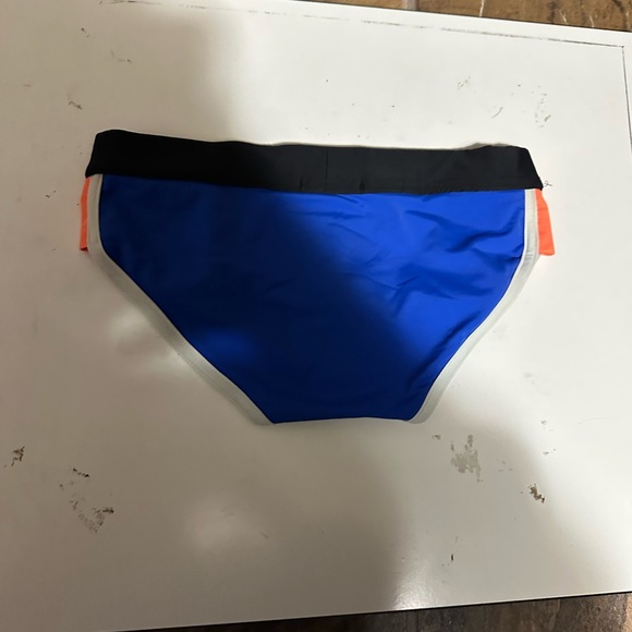 Men’s brief swimsuit - Picture 3 of 3